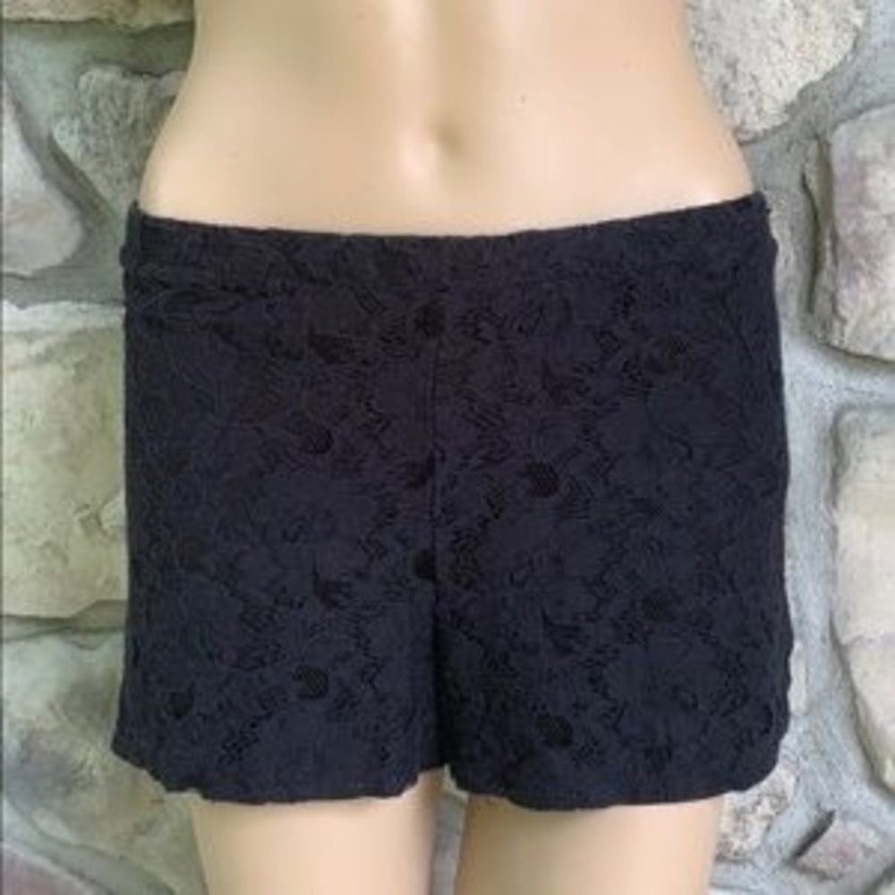 FOREVER 21 | Lace Black Fabric Shorts